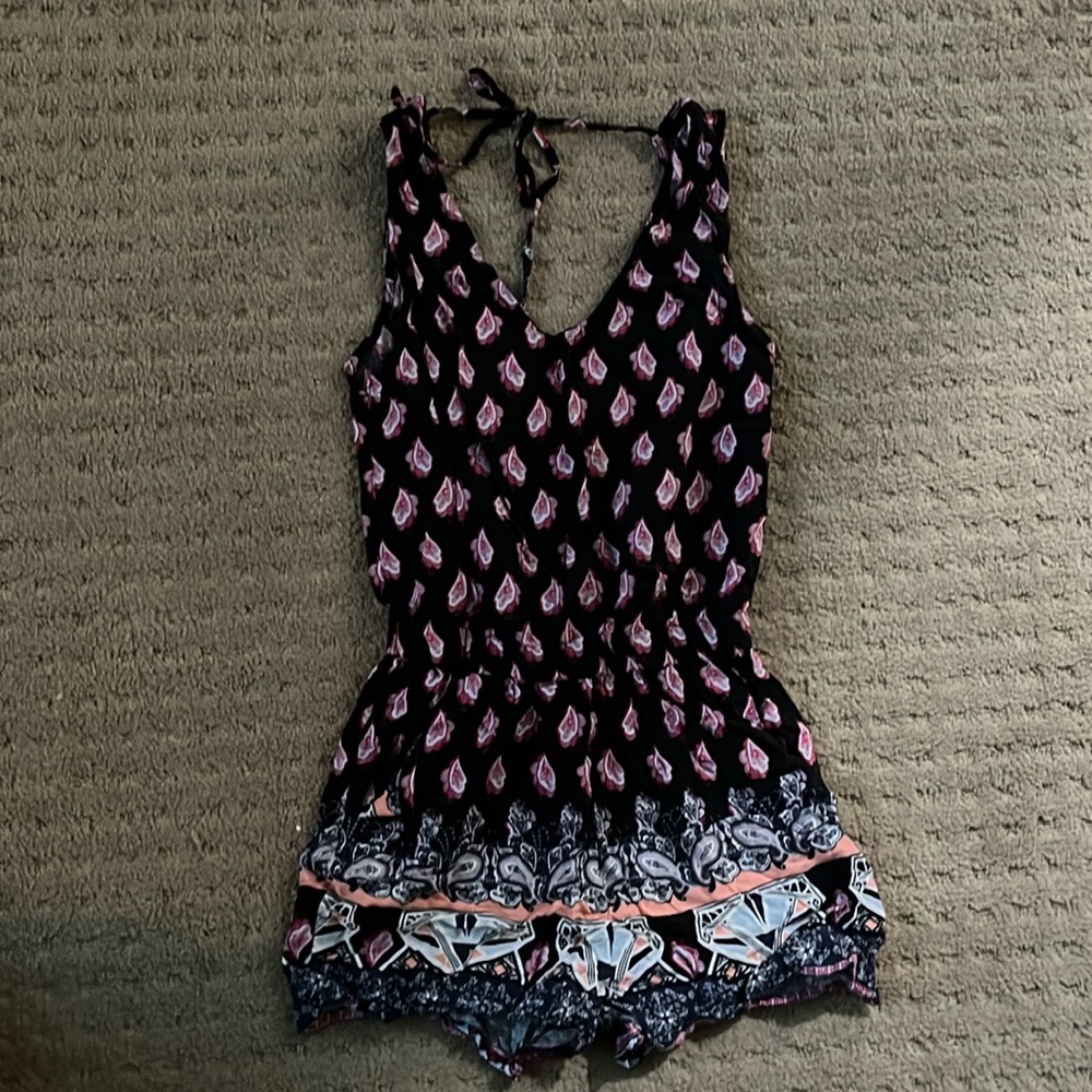 2 girl’s short rompers-XS/S